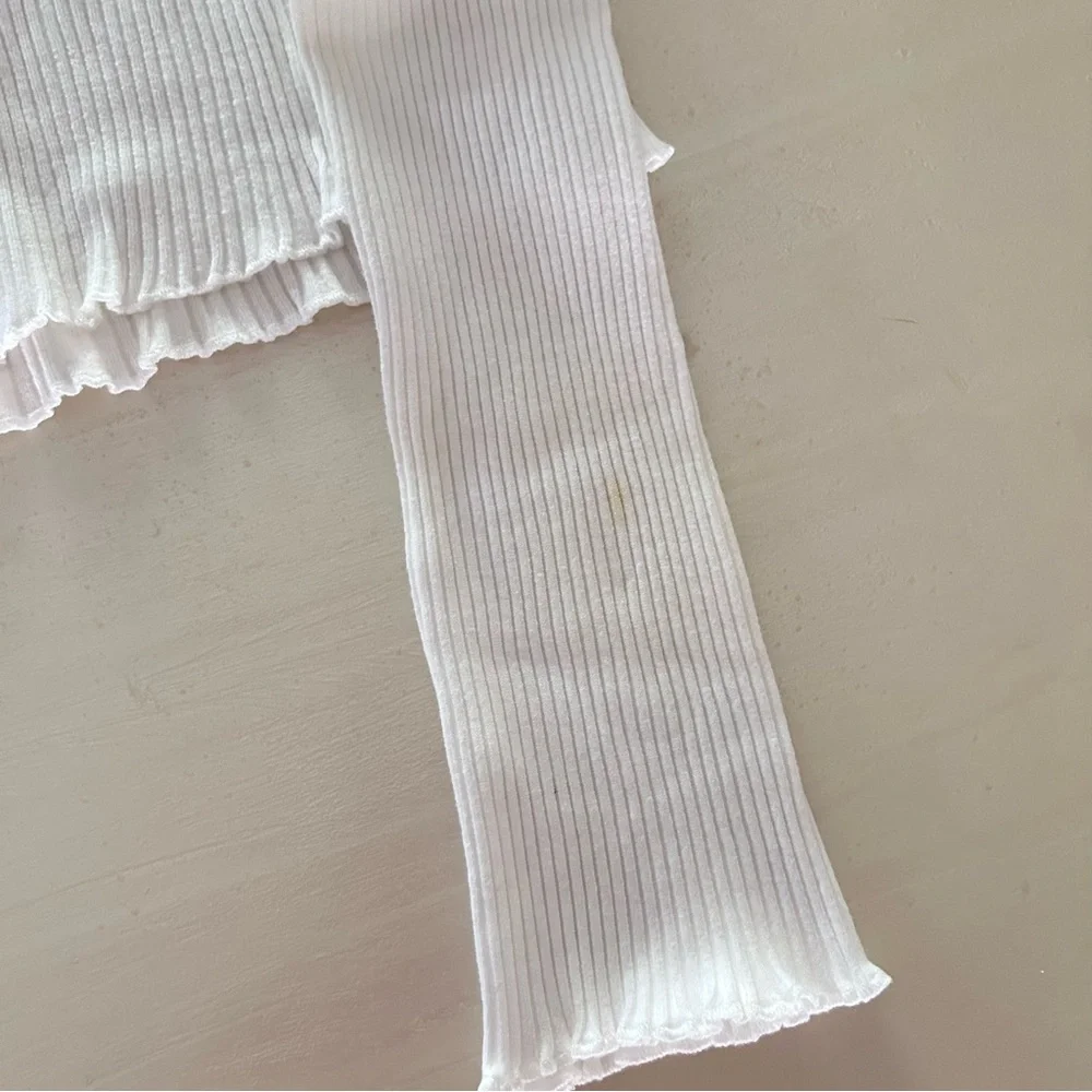 H&M Cream Ribbed Button-Front Crop Top - Picture 5 of 5